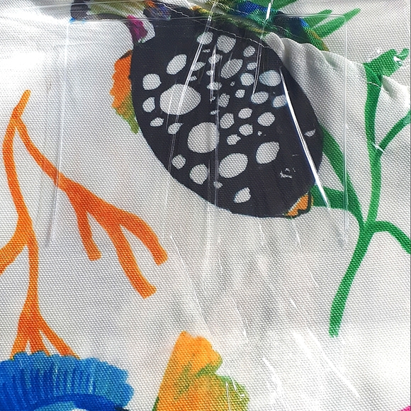 New round tablecoth - Picture 1 of 12